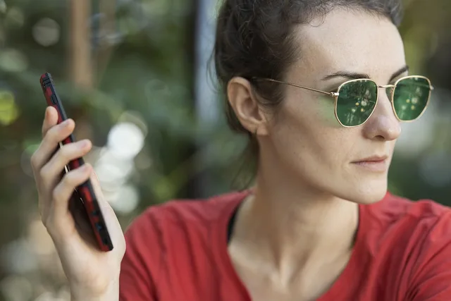 contact, telephone, internet, technology, smartphone, mobile, wireless, electronic, touch, connection, hand, call, digital, modern, retention, device, woman, girl, youth, model, pose, sociability. Building Customer Retention Around Cohorts, Not Averages