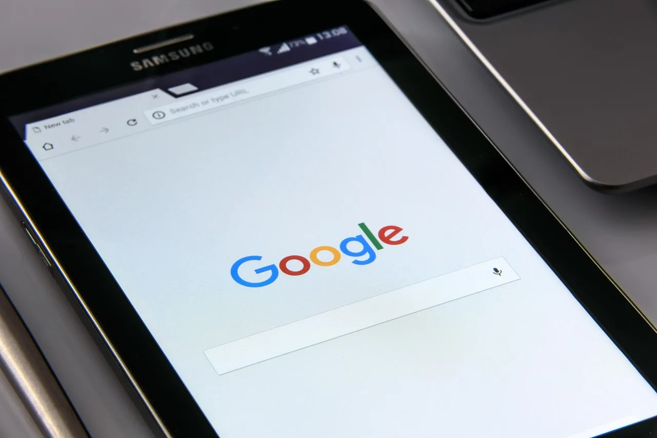 google on your smartphone, search engine, internet, www, technology, google, internet network, globalization, samsung, galaxy, tablet, telephone, smartphone, screen, social media, communication, work desk, office, computers, google, google, google, google, google. Local Advertising Tools Compared: Google, EDDM, Meta, Nextdoor and Yelp