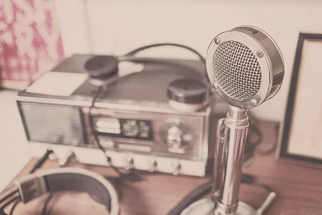 microphone, headphones, radio, airwaves, audio, brown microphone, brown radio, brown headphones, radio, radio, radio, radio, radio. Pitch Local Media Small Business: A Timing Guide